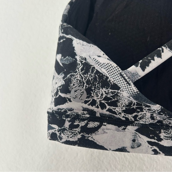 Lululemon Energy sports bra 8 - Picture 3 of 4